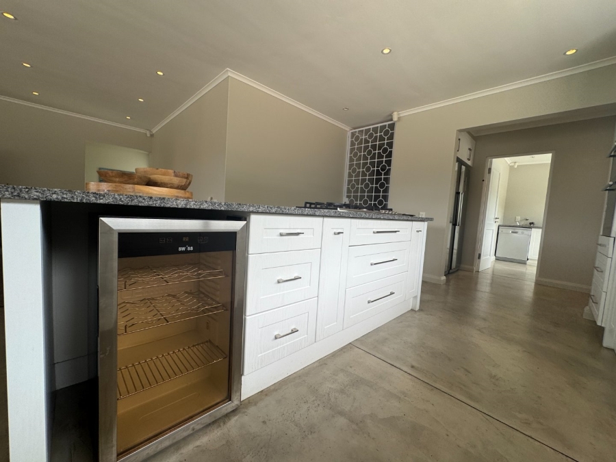 To Let 4 Bedroom Property for Rent in Upper Robberg Western Cape